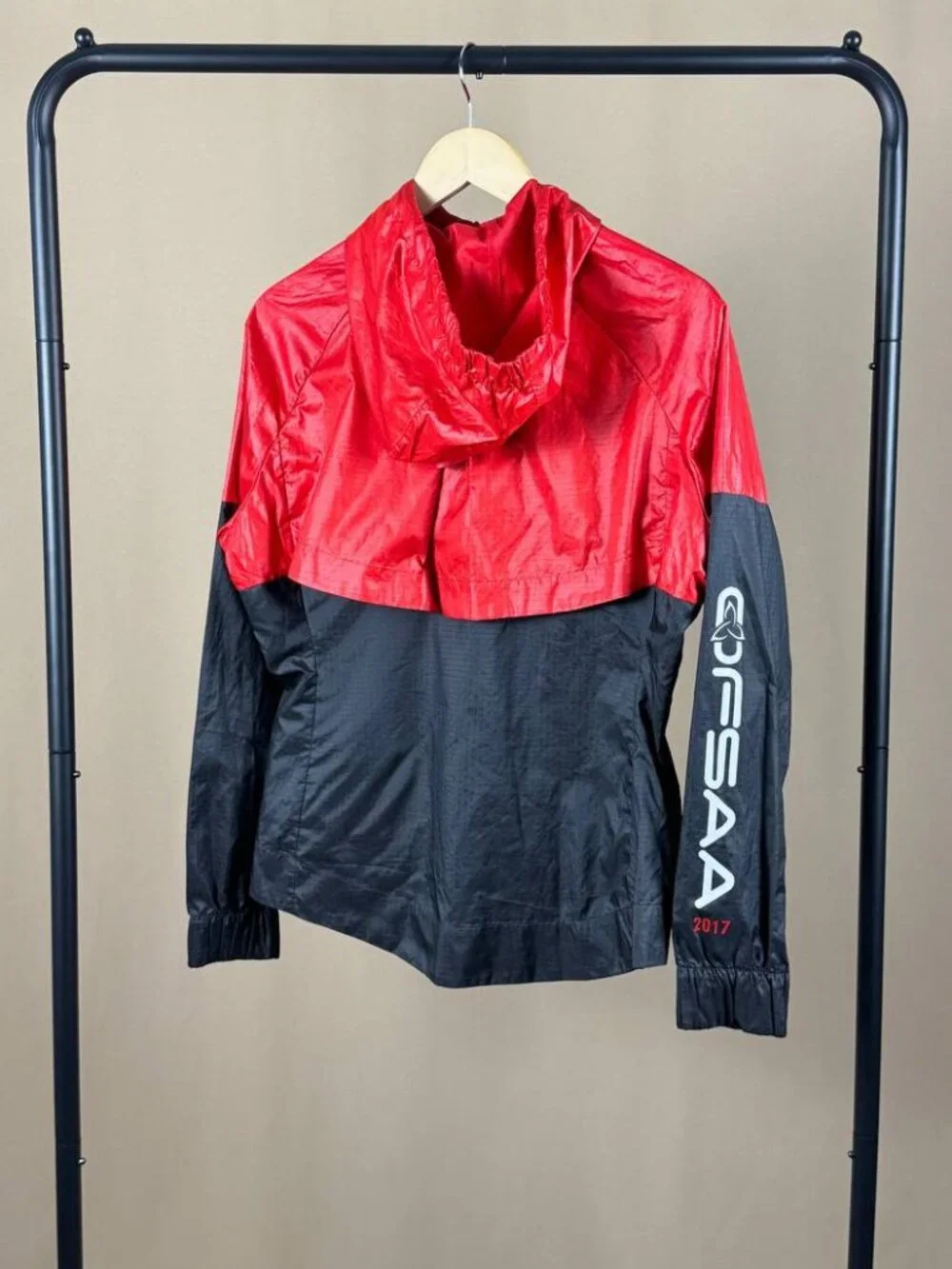 Nike CJSAA 2017 Red Black Hooded Windbreaker Jacket Women’s Size Small - Picture 6 of 14